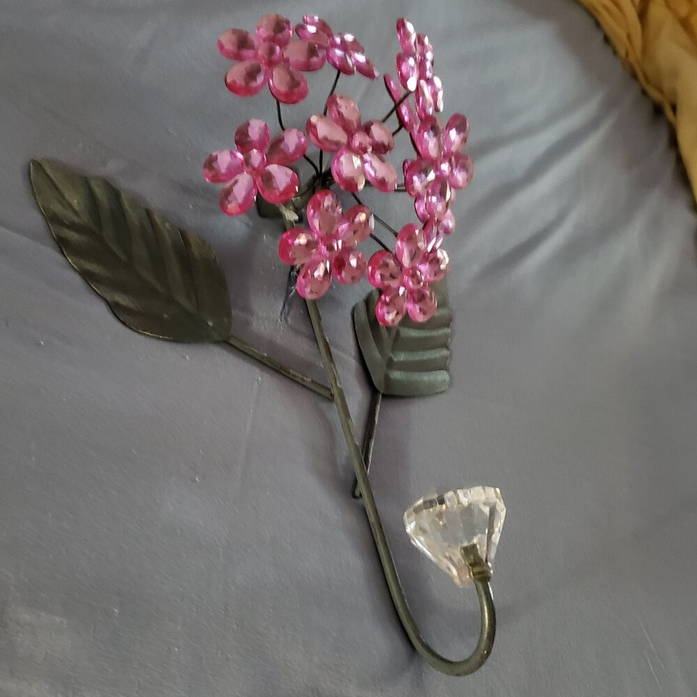 Pretty wall hanger/hook. Decorative - Picture 2 of 6